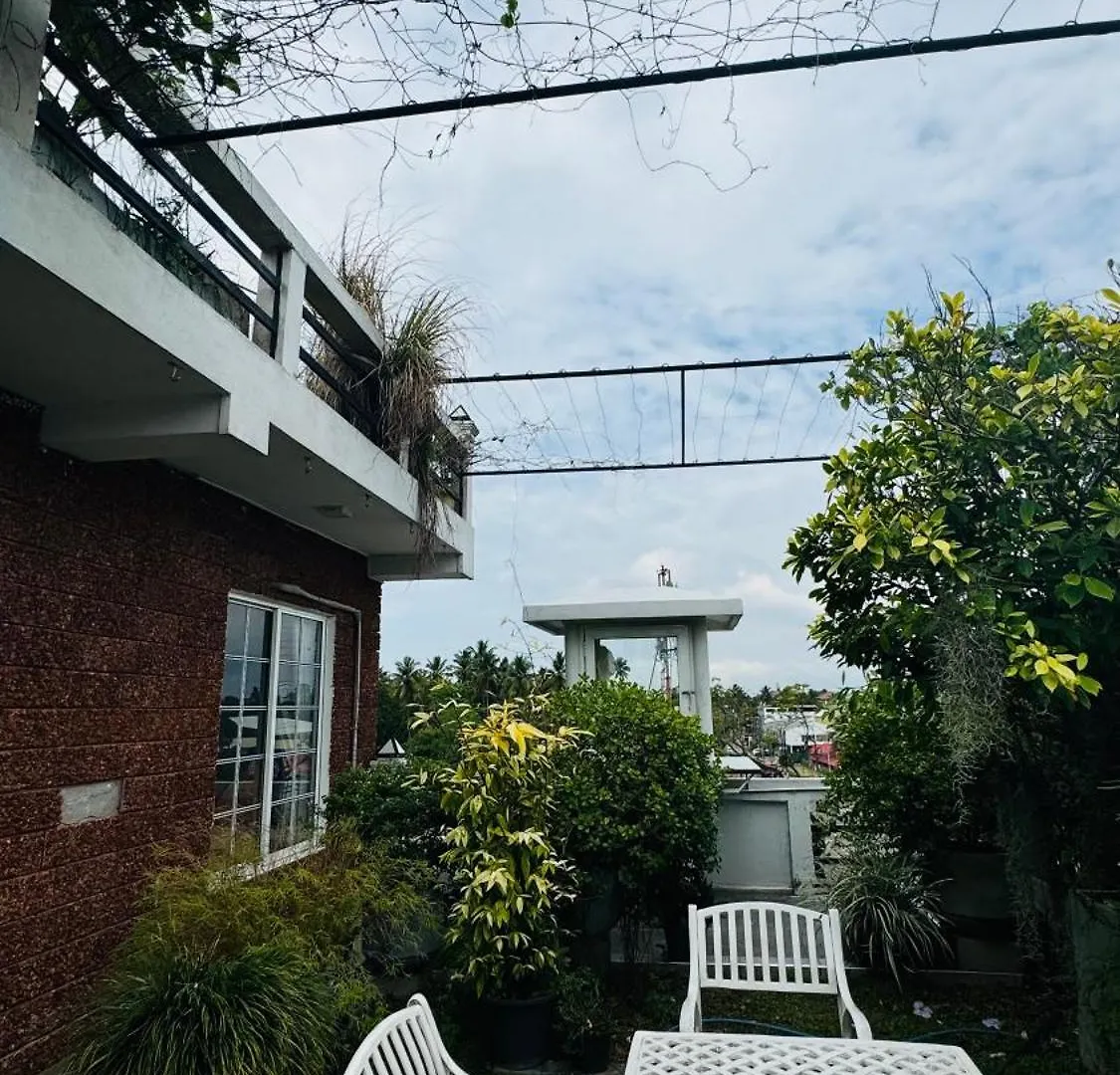 Transit Stay Seeduwa Negombo Guest house